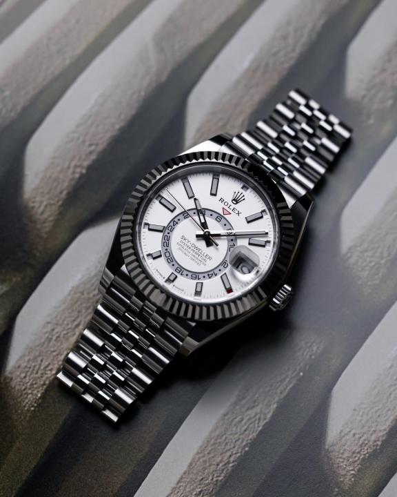 Role_x Oyster Perpetual Sky Dweller Silver-White